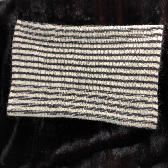 1937 MOHAIR AND WOOL INFINITY SCARF - Picture 3 of 4